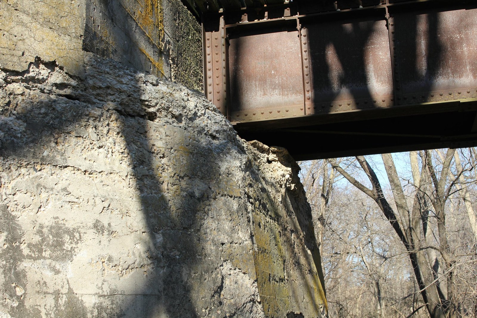 Spalling on north abutment